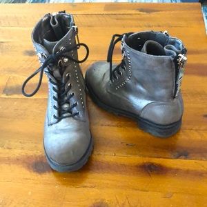Kidpik size 1 silver combat boots